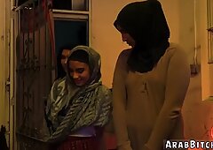 Mãe árabe foda pal s amigo primeira vez que bordéis afgan existem!