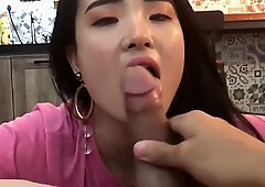 Asiatico carina ragazza lingua job very sexy