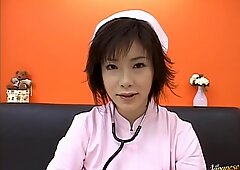 Kasumi Uehara goza enquanto sua sumarenta cona está sendo masturbação feminina